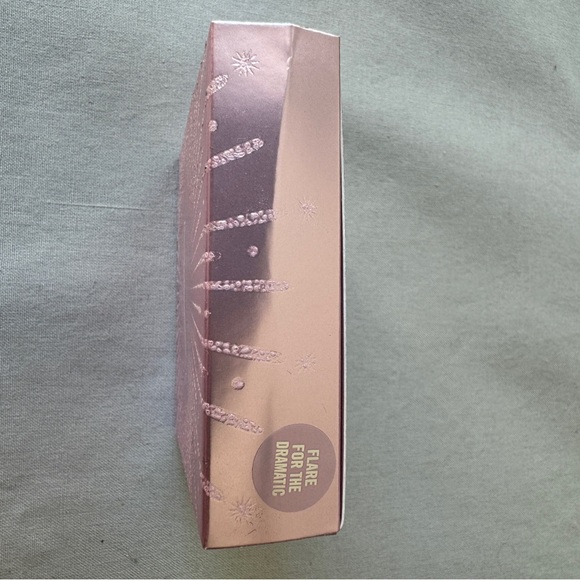 MAC Cosmetics Extra Dimension Skin Finish Highlighter - Picture 9 of 12